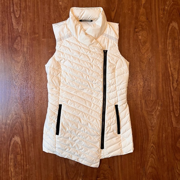 Athleta So Down Sleeveless Jacket Vest 